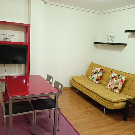 Apartamentos Chevere Rojo-Huca โอเบียโด ภายนอก รูปภาพ