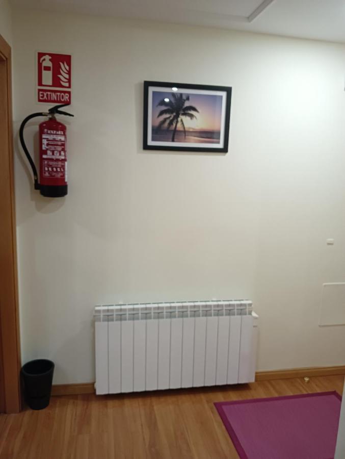Apartamentos Chevere Rojo-Huca โอเบียโด ภายนอก รูปภาพ