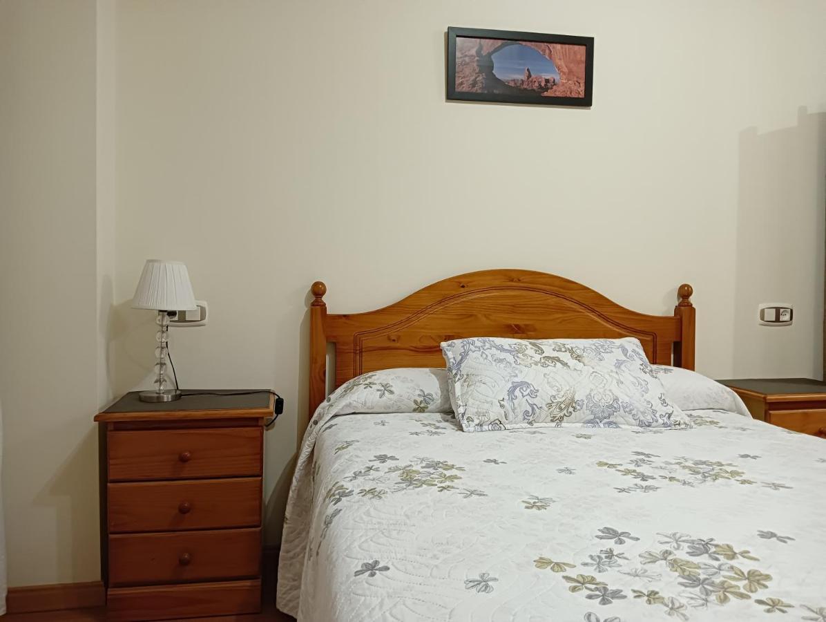 Apartamentos Chevere Rojo-Huca โอเบียโด ภายนอก รูปภาพ